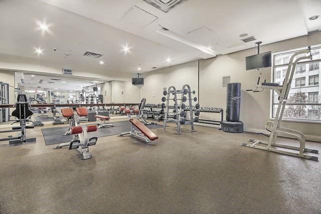 Comfortable second bedroom with twin beds in Mississauga furnished rental